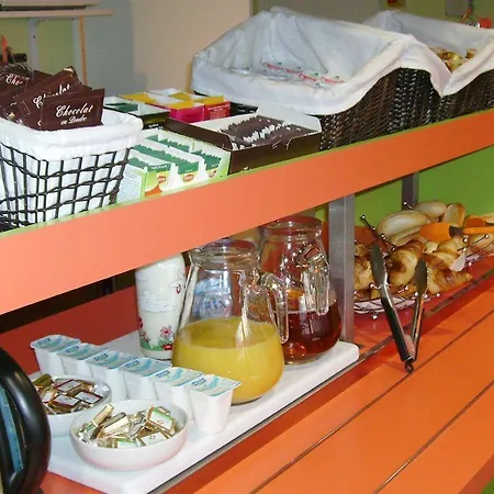 Hotell Brit Essentiel Poitiers Gare Du Futuroscope *