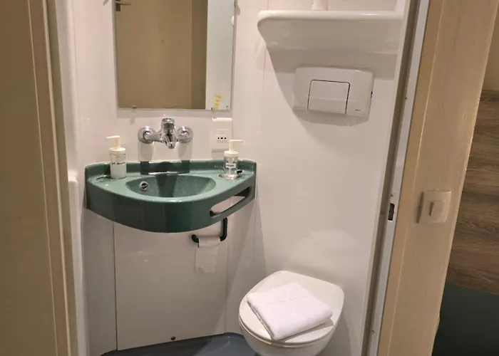 Brit Essentiel Poitiers Gare Du Futuroscope Hotel *