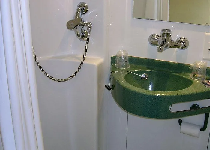 Hotel Brit Essentiel Poitiers Gare Du Futuroscope *